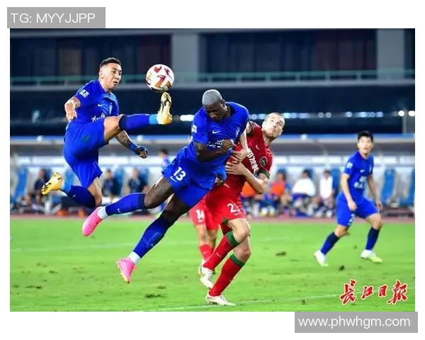 武汉足球队精英赛精彩配合解析展现团队默契与战术执行力